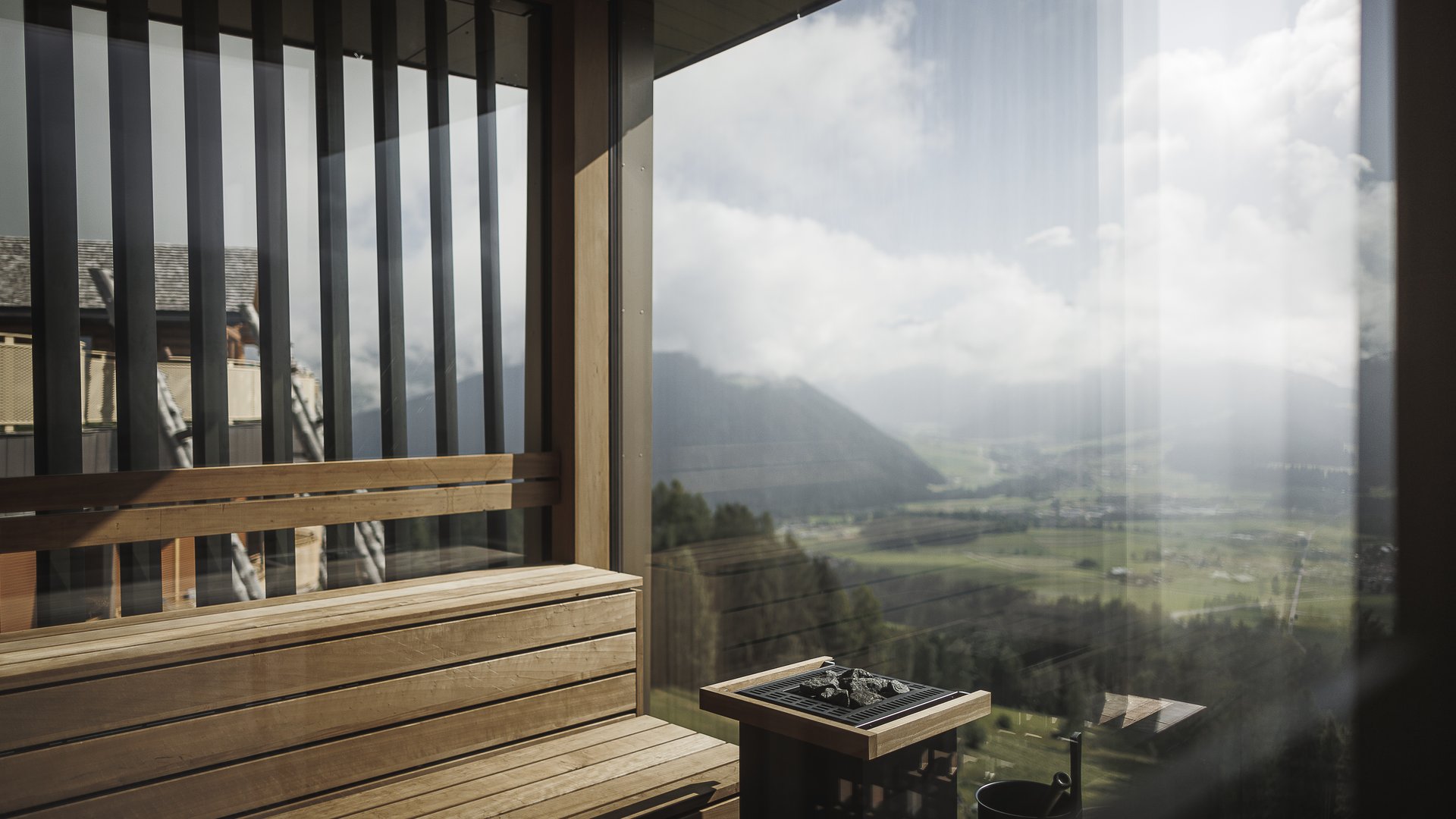 Unsere Sauna, den Kronplatz im Blickfeld