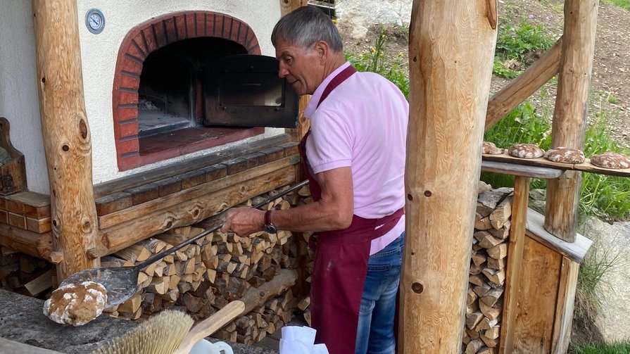 Cuocere il pane come in tempi passati Cuocere il pane come in tempi passati